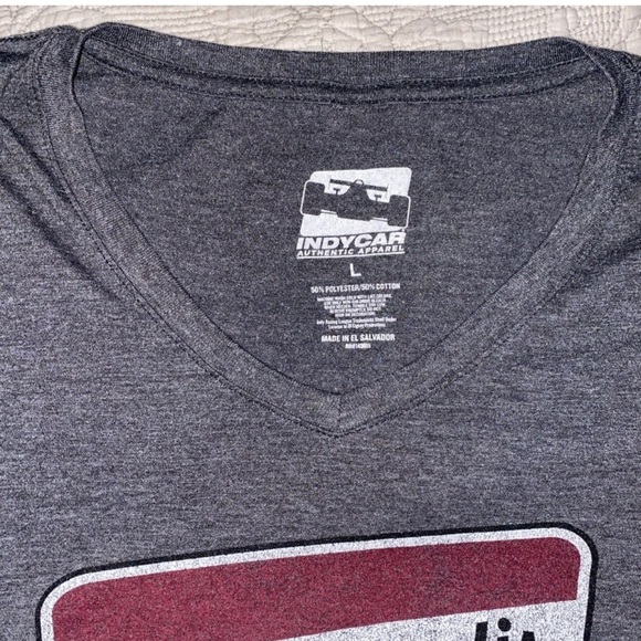 Indy Car Indianapolis 500 Gray Short Sleeve Graphic V-Neck T-Shirt Women’s Fit - Picture 3 of 3